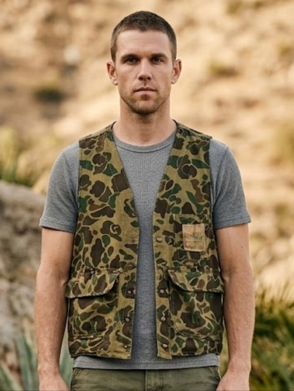 BLACK SHEEP Men's Camouflage Utility Vest Pocket Detail - Green/Brown CamoSIZE L